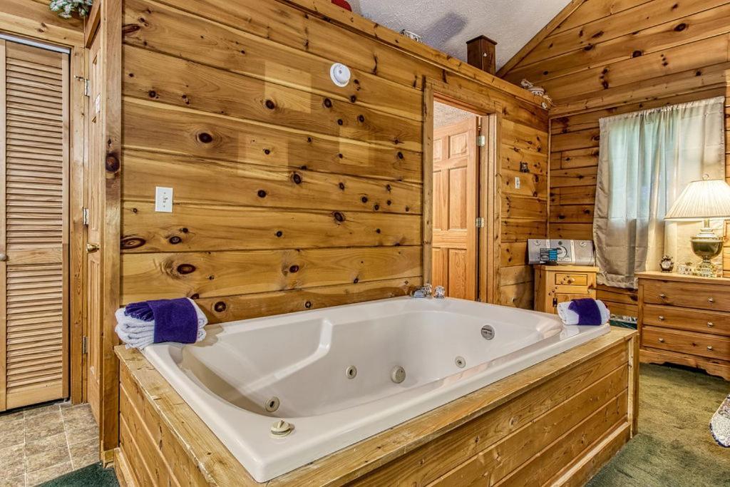 Forever Yours, Hot Tub, 1089 Of Free Attraction Tickets For Each Paid Day, Dollywood And More Pigeon Forge Kültér fotó