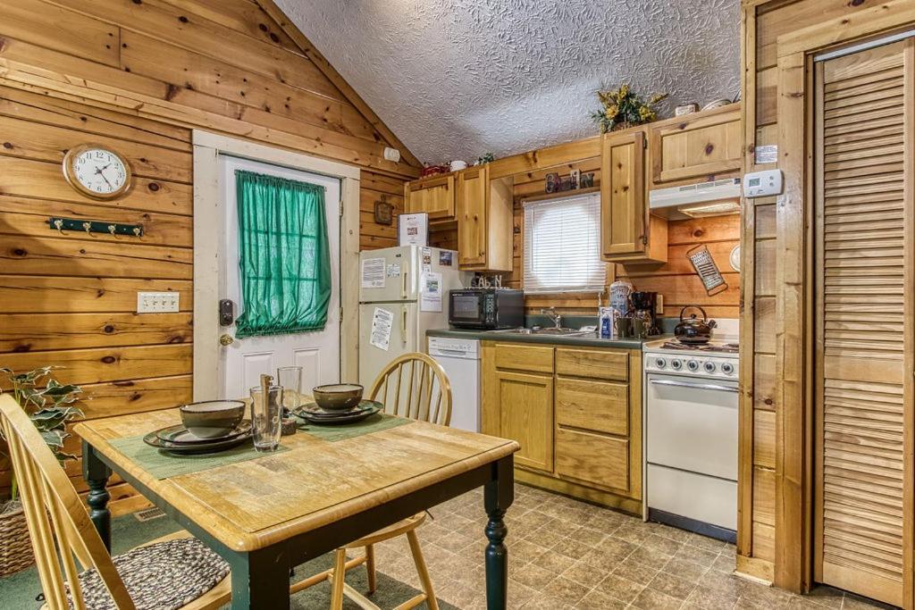 Forever Yours, Hot Tub, 1089 Of Free Attraction Tickets For Each Paid Day, Dollywood And More Pigeon Forge Kültér fotó