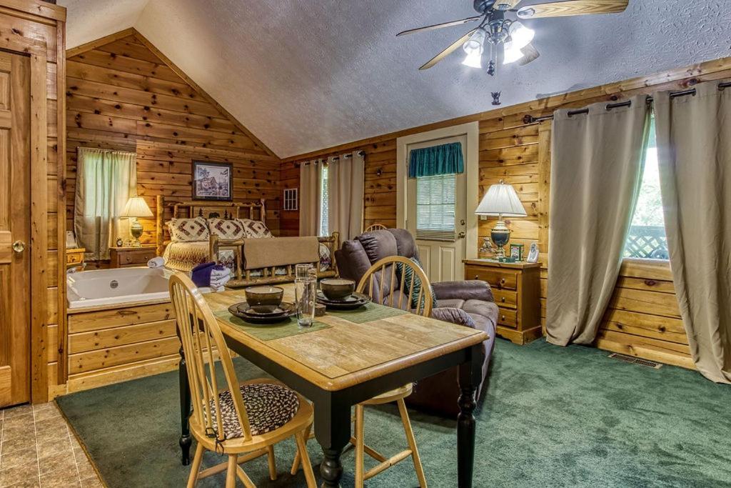 Forever Yours, Hot Tub, 1089 Of Free Attraction Tickets For Each Paid Day, Dollywood And More Pigeon Forge Kültér fotó