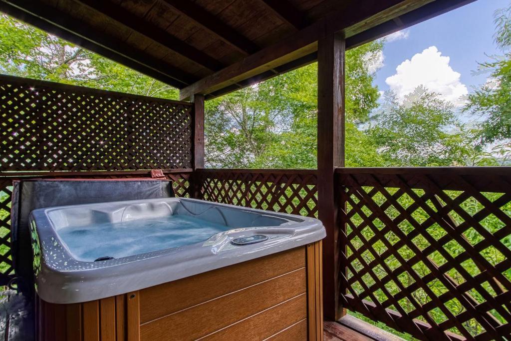 Forever Yours, Hot Tub, 1089 Of Free Attraction Tickets For Each Paid Day, Dollywood And More Pigeon Forge Kültér fotó