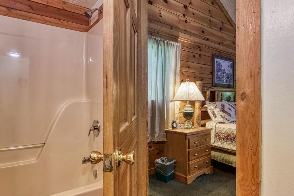 Forever Yours, Hot Tub, 1089 Of Free Attraction Tickets For Each Paid Day, Dollywood And More Pigeon Forge Kültér fotó