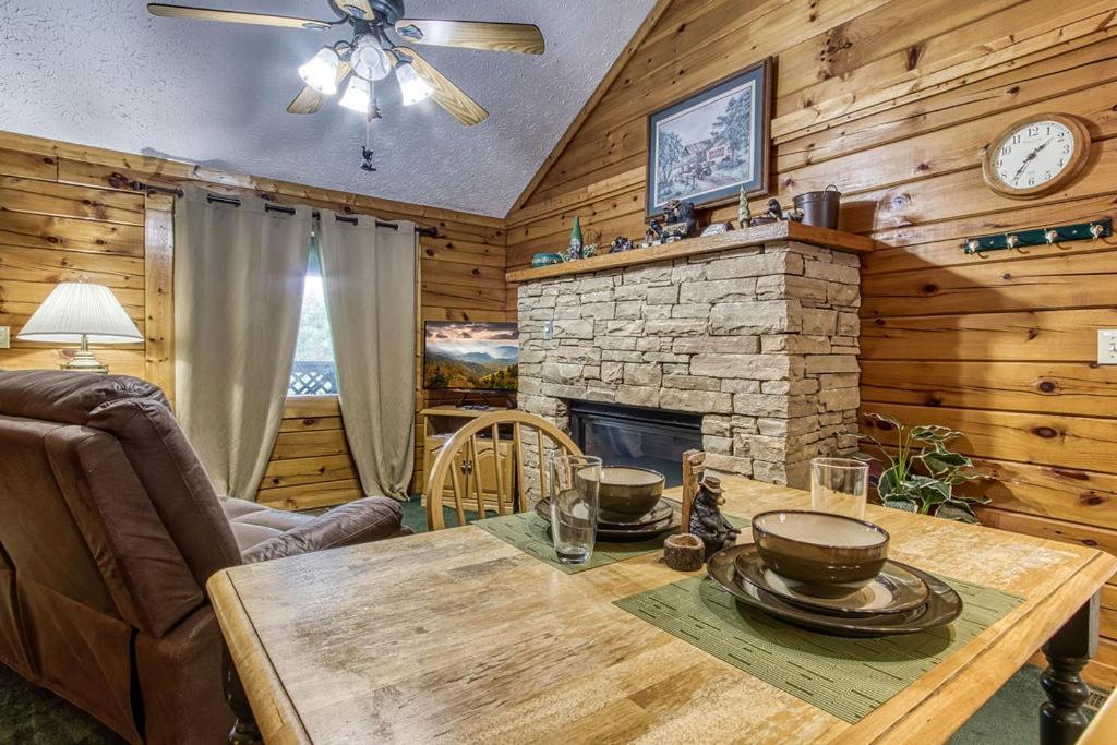 Forever Yours, Hot Tub, 1089 Of Free Attraction Tickets For Each Paid Day, Dollywood And More Pigeon Forge Kültér fotó