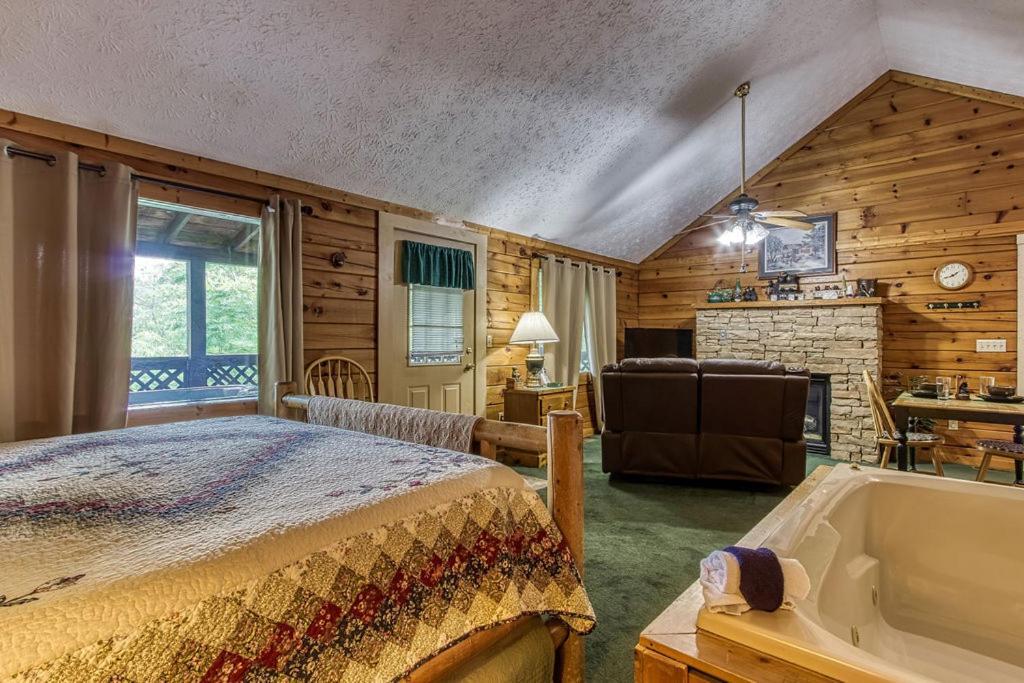 Forever Yours, Hot Tub, 1089 Of Free Attraction Tickets For Each Paid Day, Dollywood And More Pigeon Forge Kültér fotó
